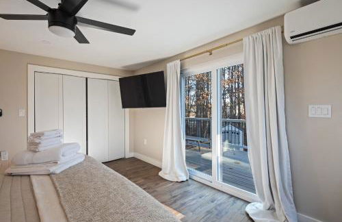 Modern Gem on 15 Acres, 5 Mi to Old Orchard Beach! - Foto 16