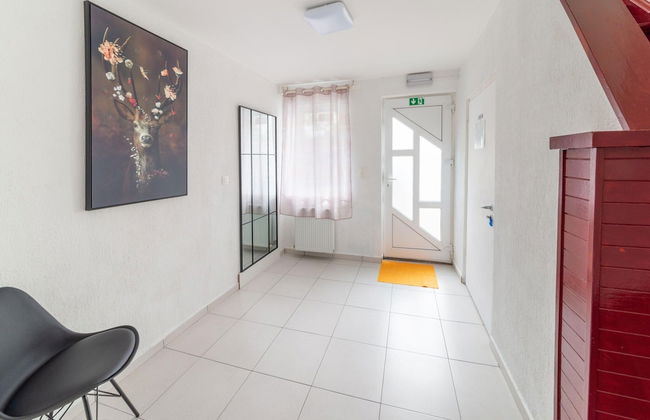 Family Villa Near Lake - Photo 30