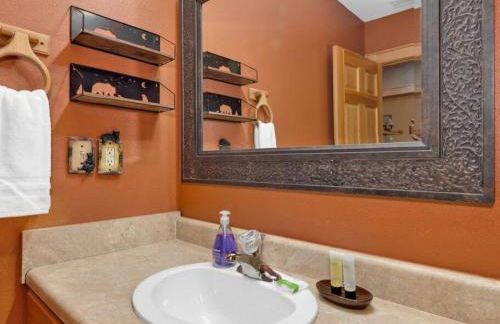 Soco Serene Cabin in the Heart of Maggie Valley - Foto 32