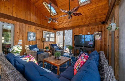 The Maple House Fully Fenced-in Yard! - Foto 23