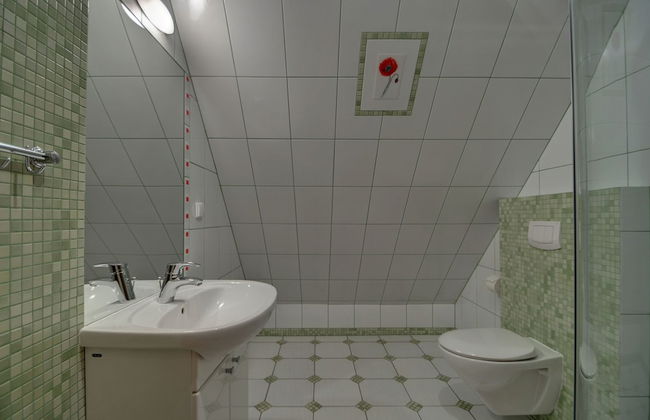 Willa Serafin - Photo 56