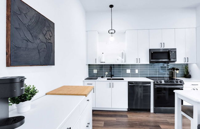 Luxury Resort-style Living Centrally Located - Foto 6