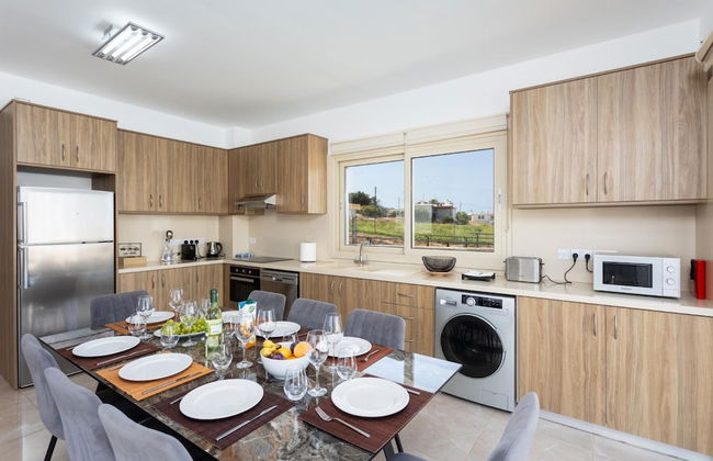 Villa Diana Seaside in Pomos - Foto 9