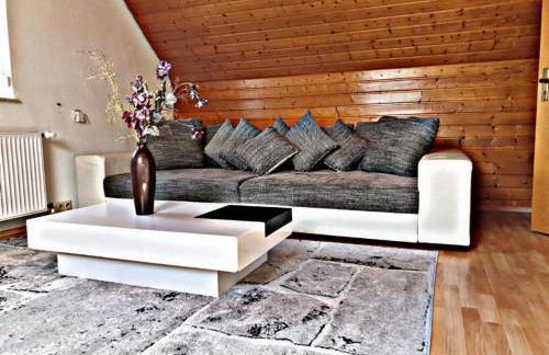 VOLL ausgestattete DG- Wohnung in HDH ruhige zentrale Lage - Foto 10