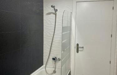 1 linea de playa puerto deportivo Vistas al mar recién reformado - Photo 11