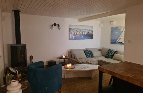 Amber's Place: cosy house with pool and sea views - Foto 10