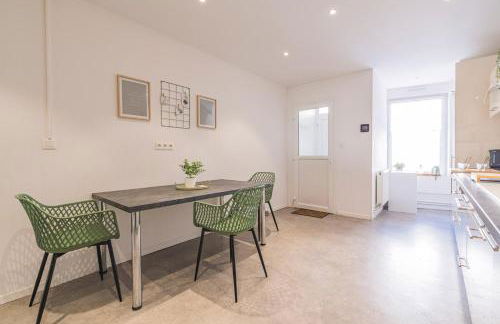 Tys Home, maison spacieuse avec parking - Foto 17