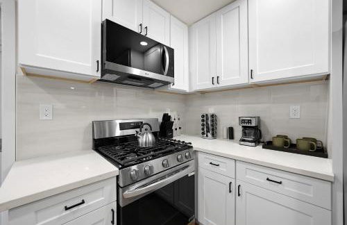 Explore North Park Chic 2br with Fire Pit Sleeps 6 - Foto 21