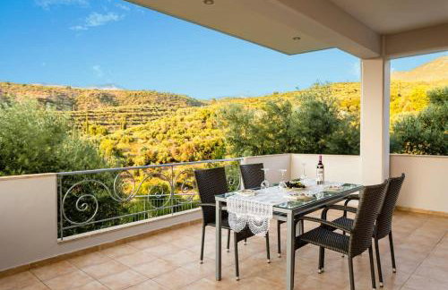 Kitries Summer Getaway - Eden Cozy Suite - Photo 1