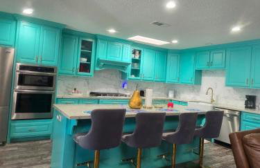 5BR3BA Home, 2 Blocks from Beach, ADA Accessible - Foto 8