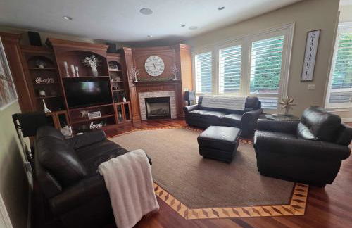 Luxury Family Estate Near PDX, Theater, Sauna & Game Room - Foto 1