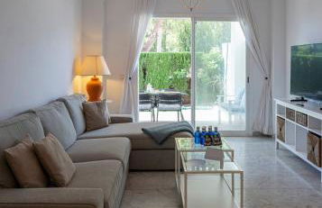 Bright Chalet with Swimming Pool and Close to Sea - Photo 19