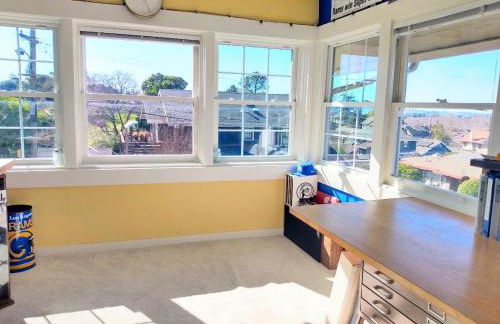 Summer-house OASIS on quiet street in ROCKRIDGE - Photo 34