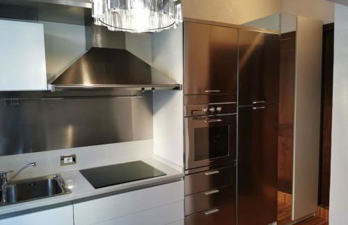 Metro stop, Prada & Design - Foto 3