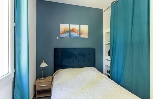 Beautiful Holiday Home With Swimming Pool - Photo 3