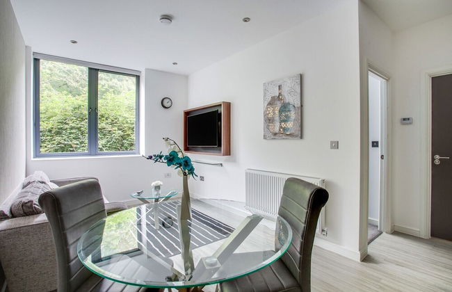 Simplistic Apartment in Milton Keynes Near Willen Lake - Photo 38