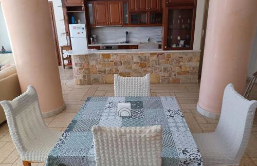 Apartment with a garden, BBQ, swimming pool and jacuzzi - Foto 17