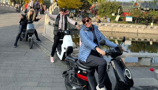 Electric Bike or Scooter Tour of Beijing - Foto 2