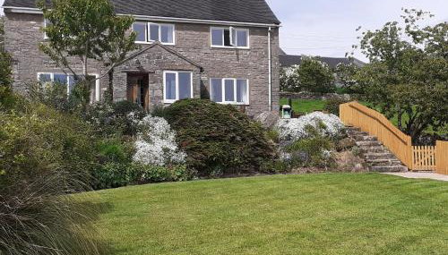 Paddock House - Photo 2