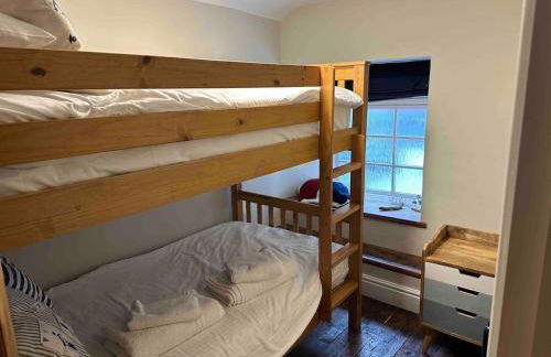 Character 3 Bed Cottage, Close to Waters edge, Parking - Foto 29