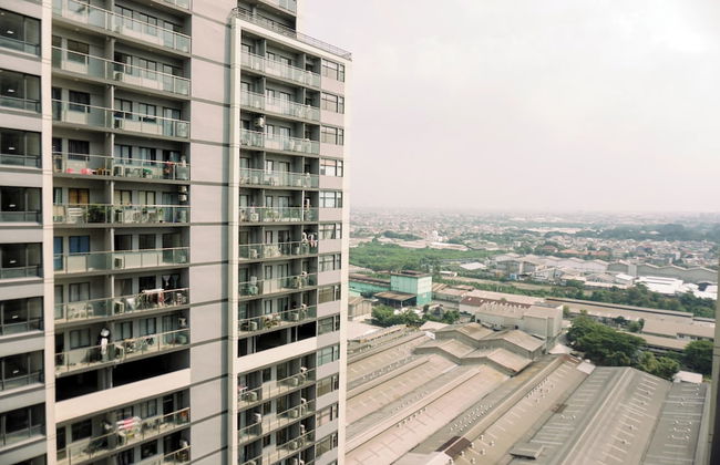 Comfort 1Br With Working Room At Daan Mogot City Apartment - Foto 25