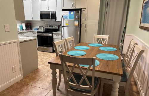 Pensacola Beach Gulf-Front 2BR Condo with Pool & Hot Tub - Photo 14