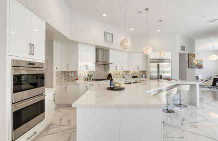 Pool • Hot Tub • Views Luxury Design Villa Valentina by AvantStay - Foto 27