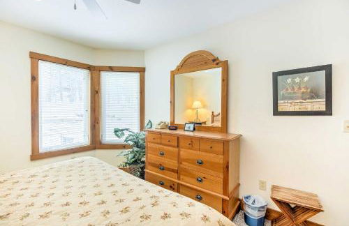 Inviting Ski-inandSki-out Condo at Jay Peak Resort! - Foto 12