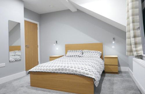 1 bed Apt close to Leeds Arena Sleeps up to 4 people F5 - Photo 5