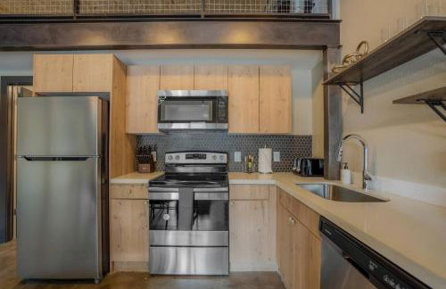 Maltby Motors 2 - Picture Perfect OG Loft near HOU - Foto 6