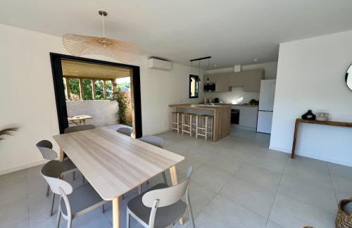 Maison en bois avec piscine proche de la plage - Foto 17