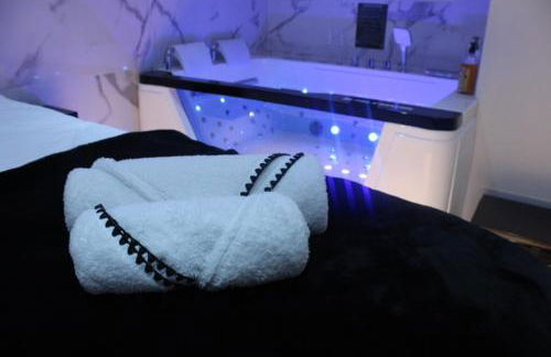 Appartement de luxe, balnéo, vue lac & lit suspendu - Foto 13