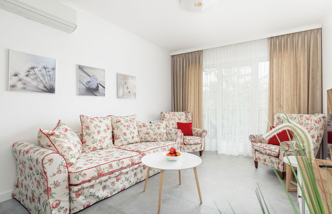 Pet-friendly Spadochroniarzy by Renters - Photo 43