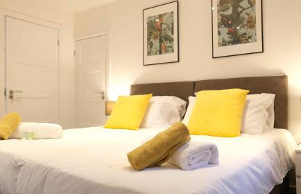 Lovely 2 Bed Apartment w Garden near Northampton - Photo 34