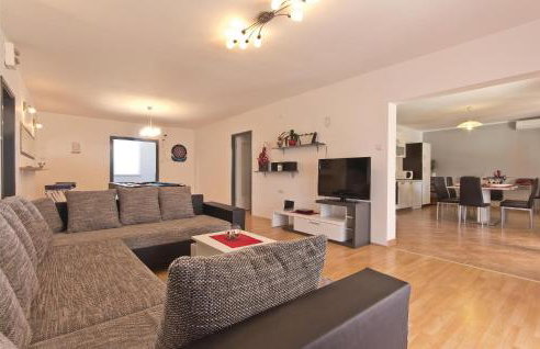 Amazing Home In Frkeci With Wifi - Foto 2