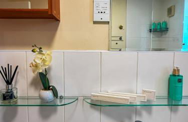 Modern 2 Bed Sleeps 6 near O2 ExCeL Enjoy river views and easy access to the IFS Cloud Cable Car Features 2 bedrooms plus a sofa bed for 6 guests - Foto 9