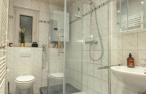 LGH2-4 Schlafzimmer, voll ausgestattet, WLAN, Balkon, self-check-in - Photo 11