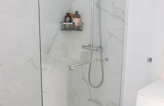 New 3 Bedroom Luxury Family Apartment - Airco, King Size Beds, Fully equipped kitchen, Balcony, Washingmachine, 2 bathrooms, Free parking, Fast Internet, 142m2 - Foto 42