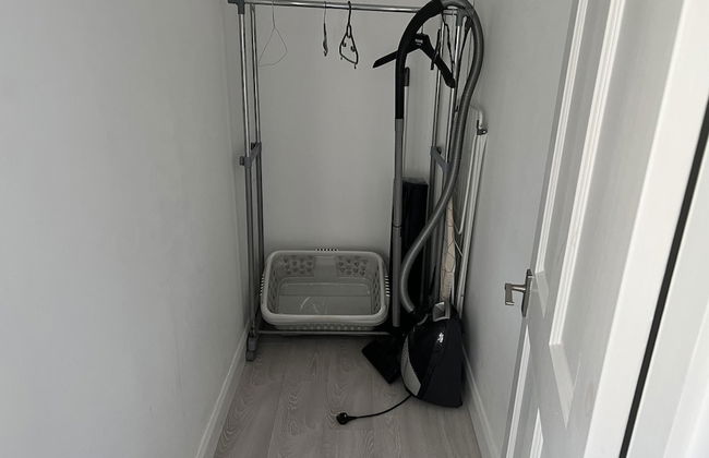 Remarkable 1-bed Outhouse Studio in Dagenham - Photo 14