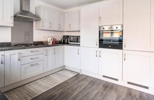 3 Bedroom House - Sleeps 8 - Driveway Parking - Foto 50