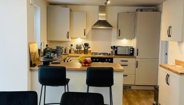 House-Sleeps 8-Parking-Garden - Foto 2