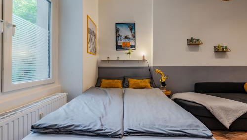 Cozy Retro Chic with Patio and Self Check-in - Foto 2