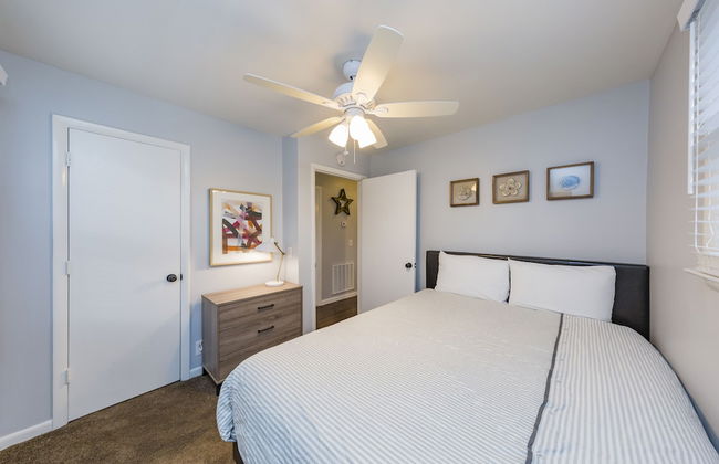 Savor the Homey Vibe at a Chilled Nest Five Min Downtown - Foto 4