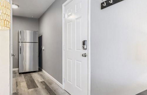 604 1 Two Bedroom One Bath with King near Main Street - Foto 22