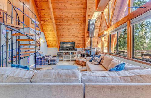 3BR Tahoe Cabin in the Trees with Hot Tub - Foto 8