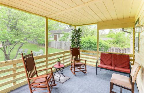 3 Mi to Dtwn Asheville Duplex with Spacious Yard! - Foto 1