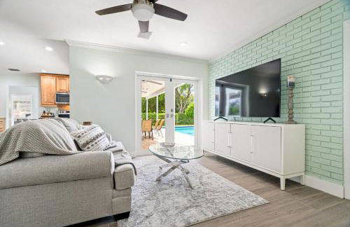 Spacious 4BR/3BA pool home, stylishly decorated - Foto 26