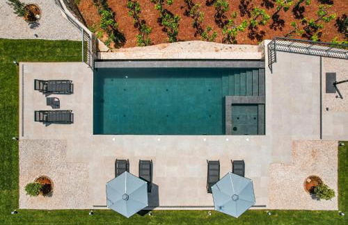 Villa Recluso-3 bd luxury country villa, huge heated pool with hydromassage, individual bbq & large yard, mountain view - Photo 27