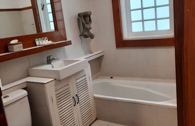 Yogyakarta Tropicana Villa - Foto 18