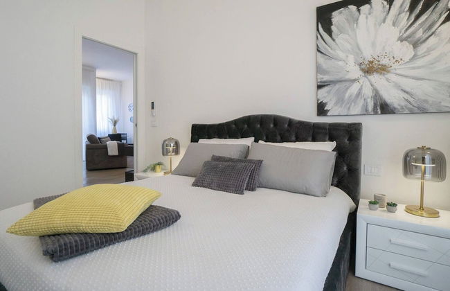 Charming and Modern Three-bedroom Apartment in the Heart of the City of Asti - Foto 6